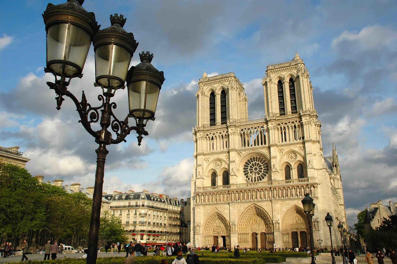 Notre Dame Paradis Latin París Exterior foto